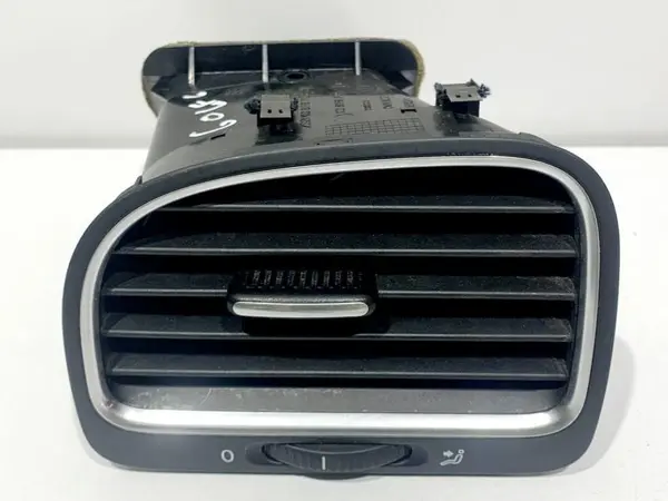 Grila ventilatie bord stanga 5K0819703K Volkswagen Golf 6 (2008-2013)