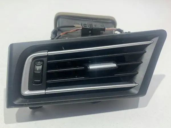 Grila ventilatie bord stanga 9115861 BMW Seria 7 (2008-2015) [F01, F02]
