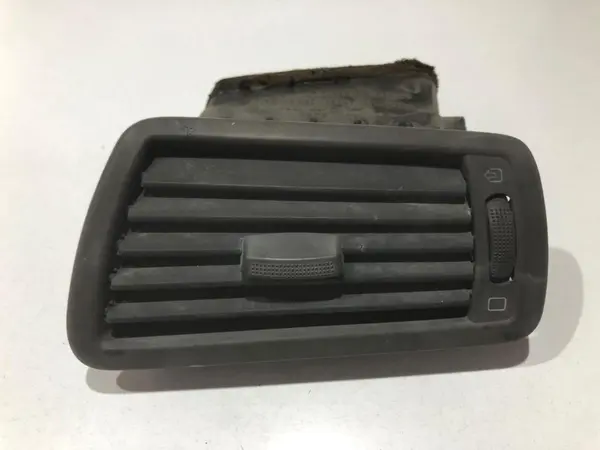 Grila ventilatie dreapta fata 1484108077 Peugeot 807 (2002-2008)