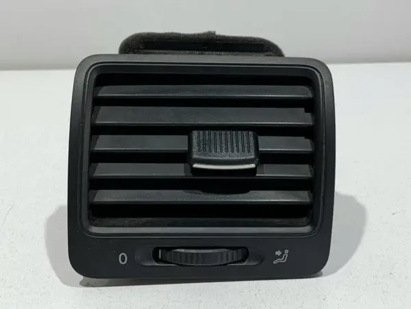 Grila ventilatie dreapta fata 1K0819710 Volkswagen Golf 5 (2004-2009)