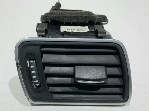 Grila ventilatie dreapta fata 3AC819702A Volkswagen Passat CC (2008-2012)