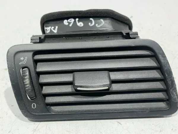 Grila ventilatie dreapta fata 3C1819702F Volkswagen Passat B6 3C (2005-2010)