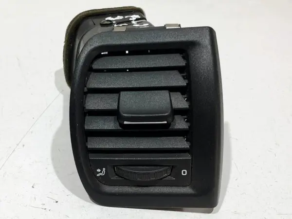 Grila ventilatie dreapta fata 5J0819702 Skoda Fabia 2 (2006-2010)