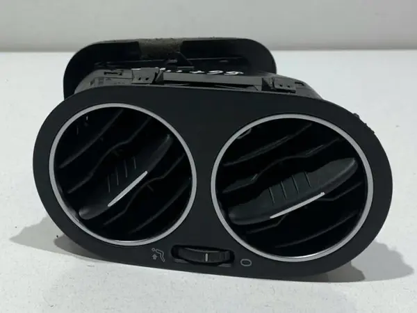 Grila ventilatie dreapta fata 5M0819710 Volkswagen Golf 6 plus (2009-2014)