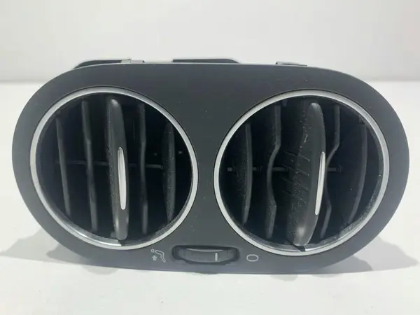 Grila ventilatie dreapta fata 5M0819759 Volkswagen Tiguan (2007-2011)