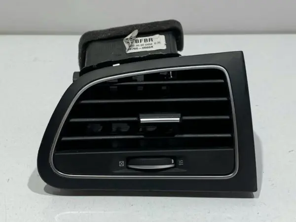 Grila ventilatie dreapta fata 687600666R Renault Megane 4 facelift (2020-2024)