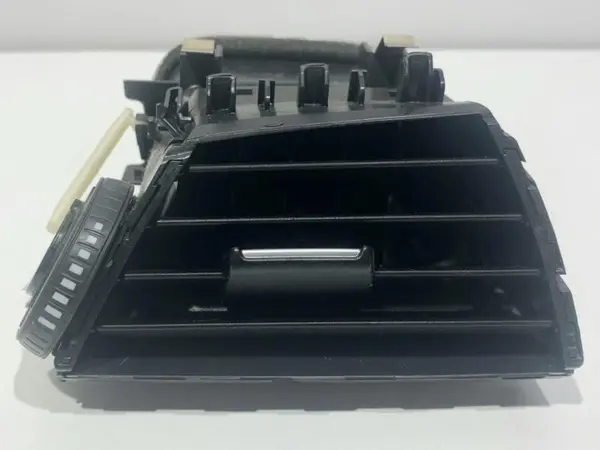 Grila ventilatie dreapta fata 9205356 BMW Seria 1 facelift (2015-2019) [F20]