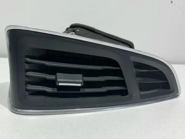 Grila ventilatie dreapta fata BM51-A018B08-CF Ford Focus 3 (2011-2015)