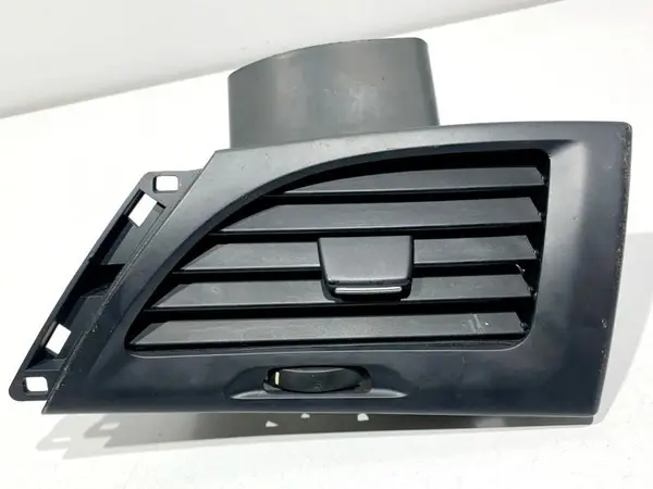 Grila ventilatie dreapta fata Renault Megane 3 facelift (2012-2016)