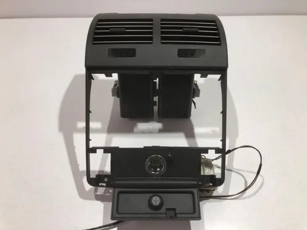 Grila ventilatie spate 3d0819203g Volkswagen Phaeton facelift (2008-2010)