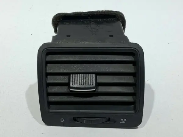 Grila ventilatie stanga fata 1K0819709 Volkswagen Jetta 5 (2005-2010)