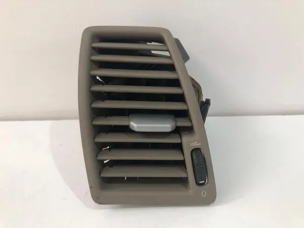 Grila ventilatie stanga fata 3409398 Volvo XC90 (2002-2006)