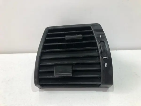 Grila ventilatie stanga fata 8402215 BMW X5 (1999-2006) [E53]