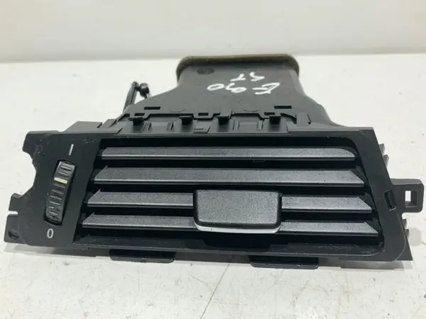 Grila ventilatie stanga fata 9130465 BMW Seria 3 LCI (2008-2011)[E90]