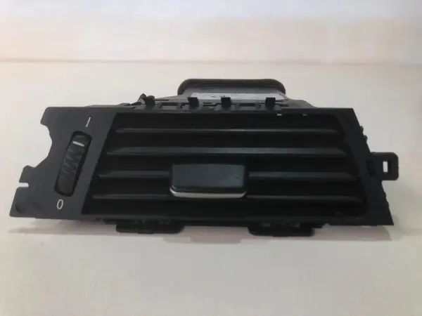 Grila ventilatie stanga fata 9151167 BMW Seria 3 (2005-2012) [E90]