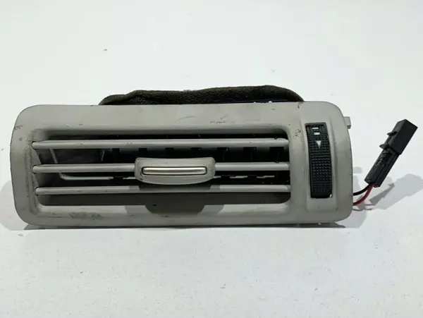 Grila ventilatie stanga fata Audi A6 (2010-2018) [4G2, C7]