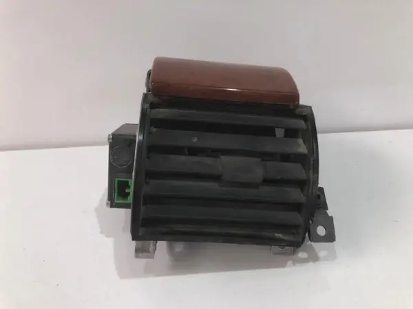 Grile ventilatie stanga fata 3d1819073 Volkswagen Phaeton (2002-2010)