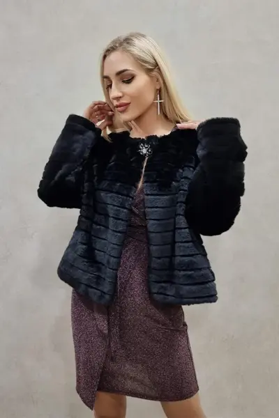 Haina din blana ecologica Feny, cu maneca lunga, lungime medie si accesoriu inclus, Negru, Marime universala M/L