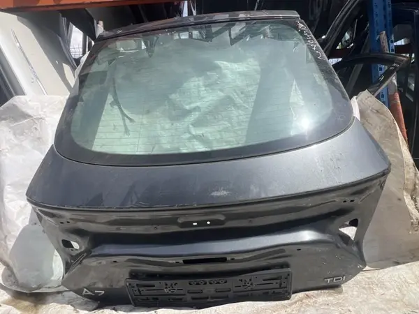 Haion cu luneta 4G8827025B Audi A7 (2010-2018) [4g]