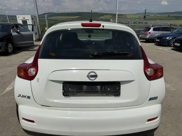 Haion cu luneta culoare alba - 326 Nissan Juke (2010-2014)
