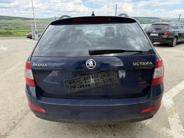 Haion cu luneta culoare albastru - lf5a Skoda Octavia 3 (2013-2017 )