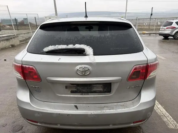 Haion cu luneta culoare argintie Toyota Avensis facelift (2012-2015) [T27]