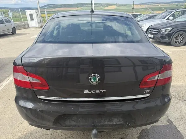Haion cu luneta culoare mocca brown metallic - lf8m Skoda Superb 2 (2008-2013)