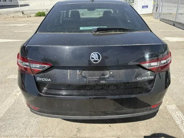 Haion cu luneta culoare negru - lf9r Skoda Superb 3 (2015-2019)