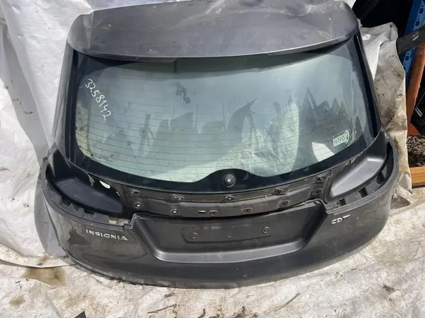 Haion cu luneta Opel Insignia A (2008-2013)