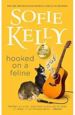 Hooked on a Feline - Sofie Kelly