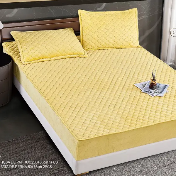 Husa Matlasata Tip Topper din Catifea 160x200cm, cu 2 Fete de Perna 50x70cm - Somn Odihnitor si Sustinere pentru Spate, Galben