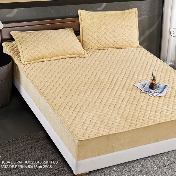 Husa Matlasata Tip Topper din Catifea 160x200cm, cu 2 Fete de Perna 50x70cm - Somn Odihnitor si Sustinere pentru Spate, Bej