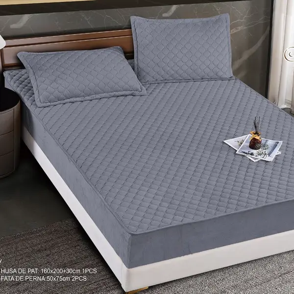 Husa Matlasata Tip Topper din Catifea 160x200cm, cu 2 Fete de Perna 50x70cm - Somn Odihnitor si Sustinere pentru Spate, Gri mediu