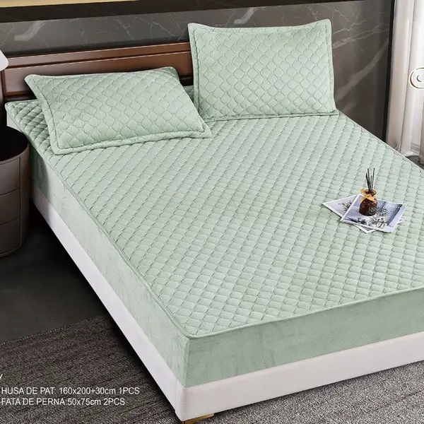 Husa Matlasata Tip Topper din Catifea 160x200cm, cu 2 Fete de Perna 50x70cm - Somn Odihnitor si Sustinere pentru Spate, Verde salvie