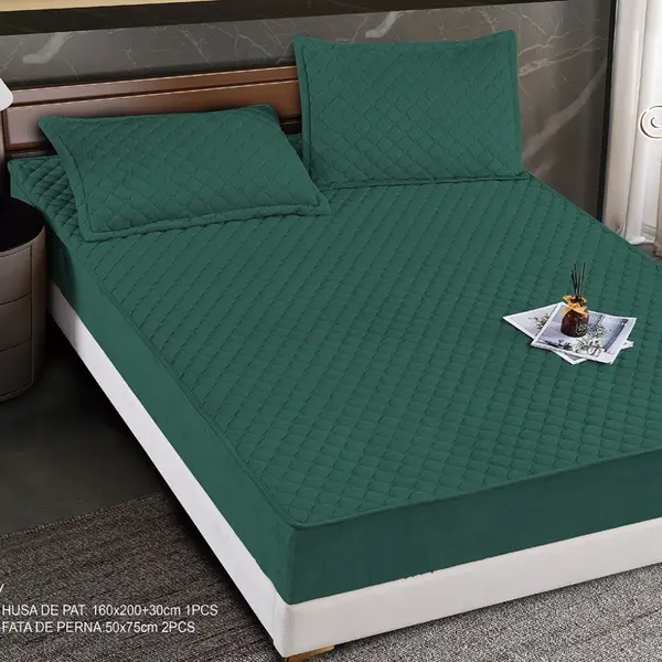 Husa Matlasata Tip Topper din Catifea 160x200cm, cu 2 Fete de Perna 50x70cm - Somn Odihnitor si Sustinere pentru Spate, Verde smarald