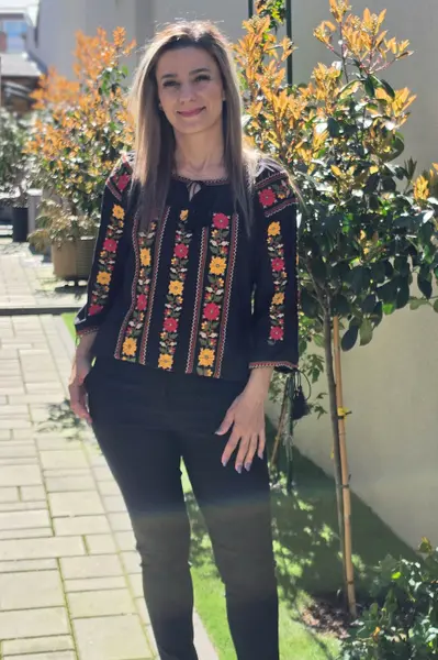 Ie Traditionala Adela 2