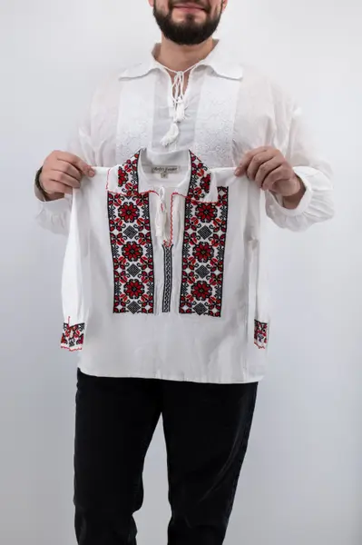 Ie traditionala baieti Bucur 3
