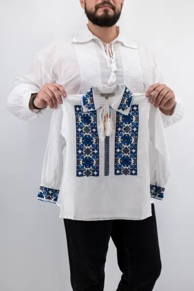 Ie traditionala baieti Bucur