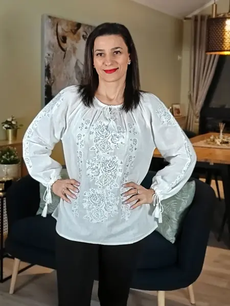 Ie Traditionala Elvira 17