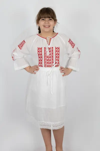 Ie traditionala fetite Gia