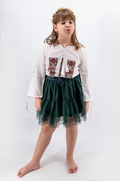 Ie traditionala fetite Irinuca