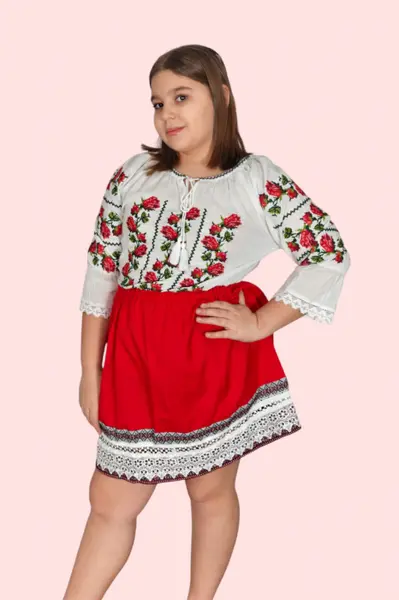 Ie traditionala fetite Selena 2