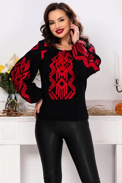 Ie traditionala neagra Effect cu broderie rosie
