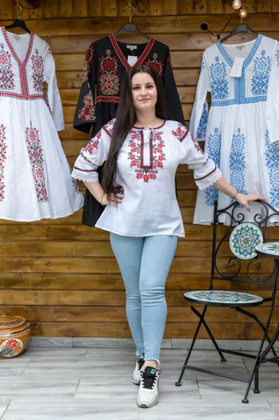 Ie Traditionala Petra