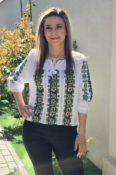 Ie Traditionala Riana 7