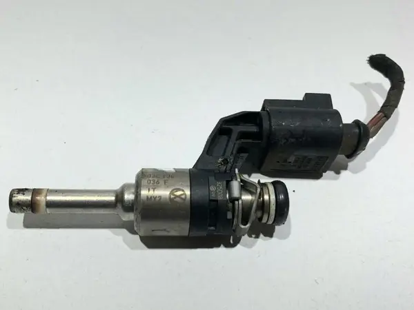 Injector 03C906036F Skoda Rapid (2012-2017) 1.4 tsi Caxa