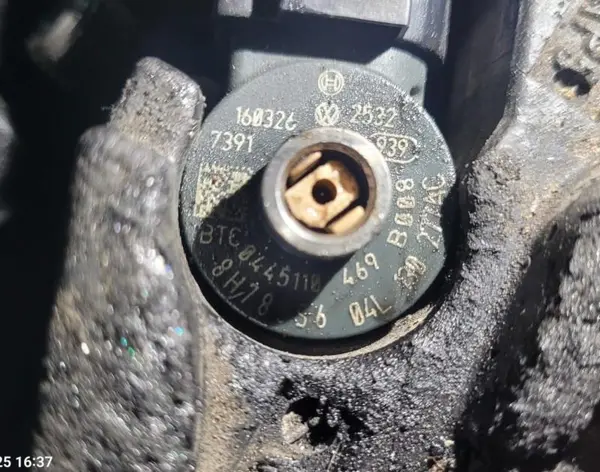 Injector 04L130277AC Audi Q3 (2011-2017) [8U] 2.0 tdi DEUA; CUVC; CRL; CUUA; DFGA