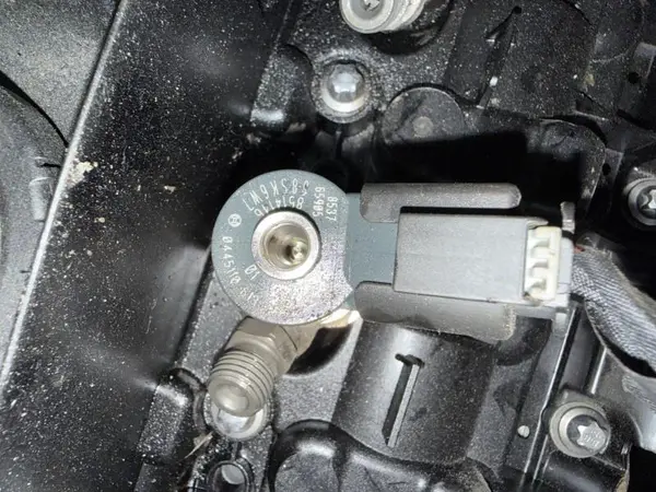 Injector 8514146 BMW Seria 5 (2010-2017) [F10] 2.0d B47D20A