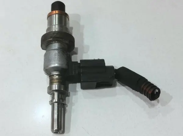Injector filru particule 8200769153 Renault Fluence (2009-2012) 1.5 dci K9K (834)