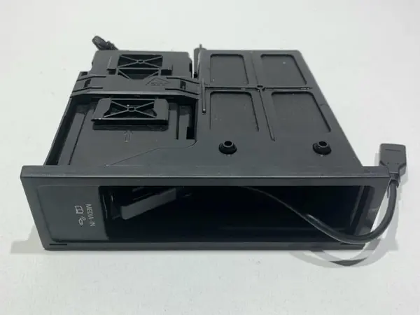 Interfata multimedia 5N0035341E Volkswagen Passat B7 (2010-2014)